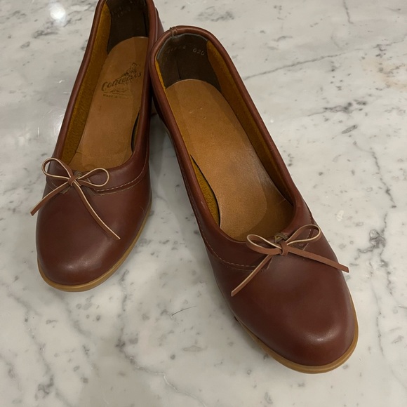 Vintage vegan leather shoes. - Picture 2 of 8